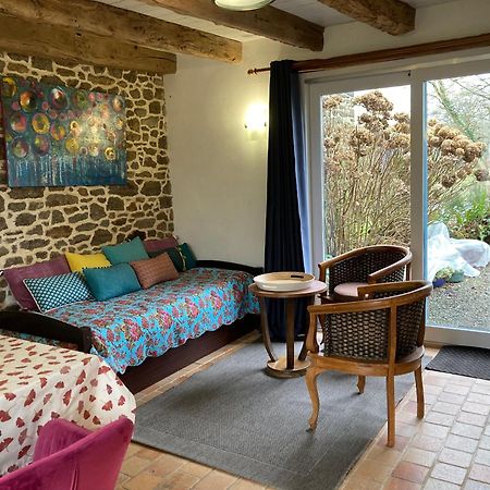Bed and Breakfast Au Pont Ricoul Saint-Pierre-de-Plesguen Экстерьер фото