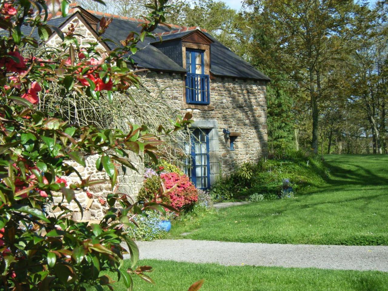 Bed and Breakfast Au Pont Ricoul Saint-Pierre-de-Plesguen Экстерьер фото