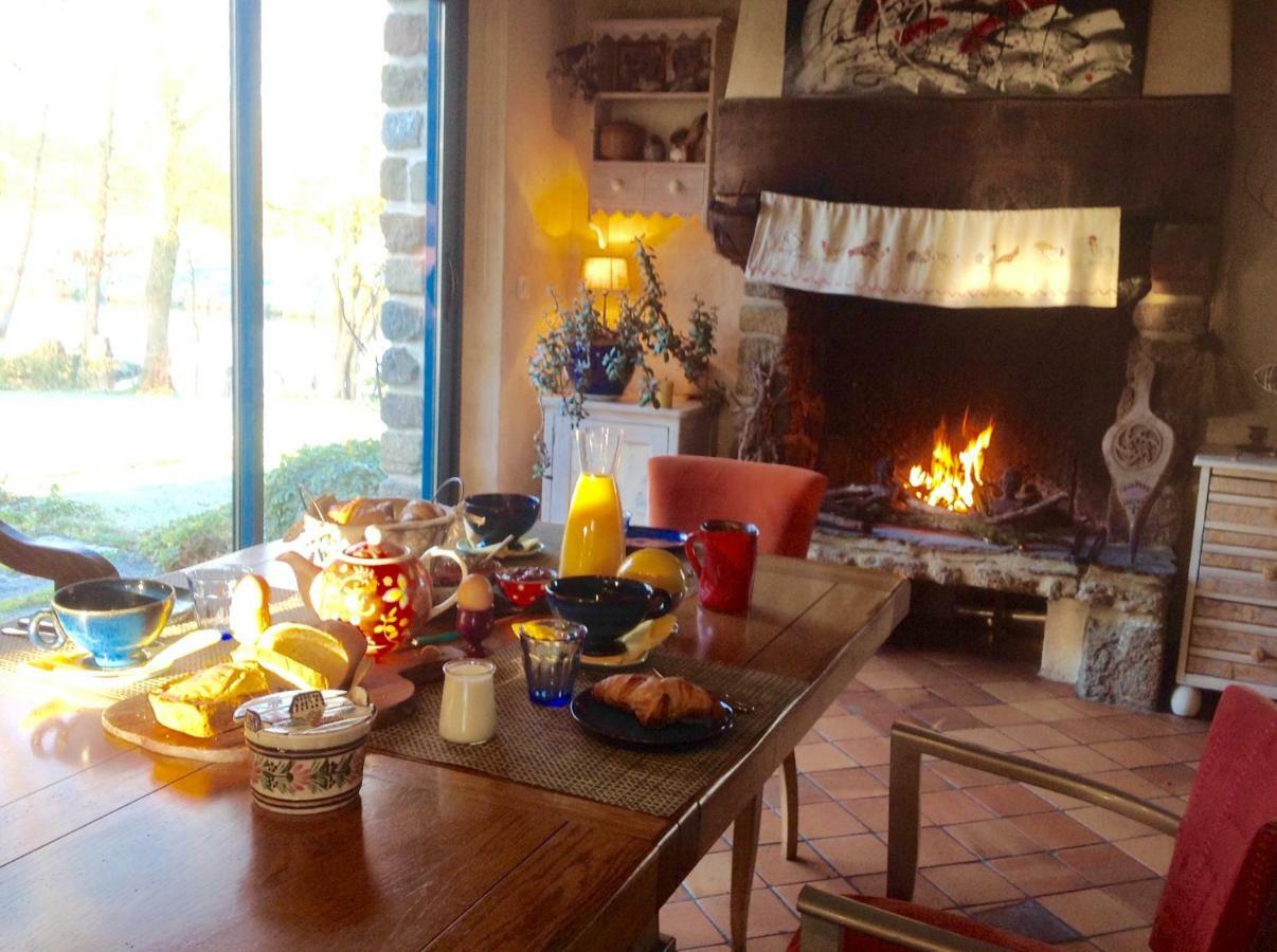 Bed and Breakfast Au Pont Ricoul Saint-Pierre-de-Plesguen Экстерьер фото